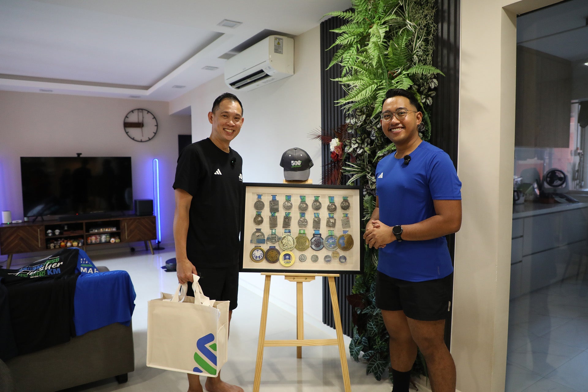 Delivering Love to the Legends of the Standard Chartered Singapore Marathon: A Surprise Visit to ViewQwest 300KM Club Members