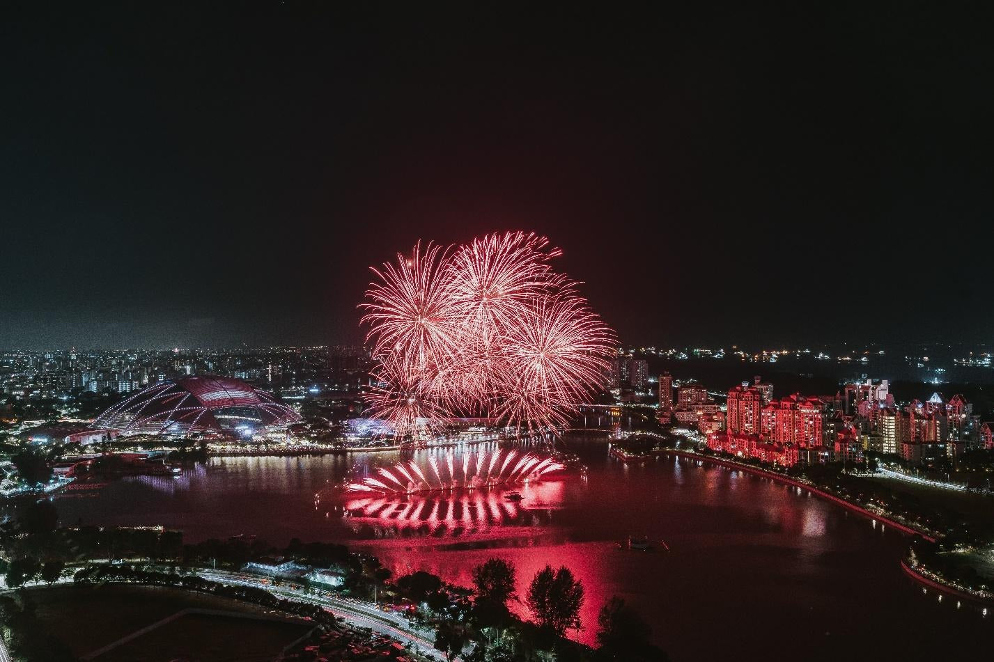 Ushering in 2026? Where to Watch New Year’s Eve Countdown Fireworks in Singapore 2025: Longest Fireworks Display at The Kallang