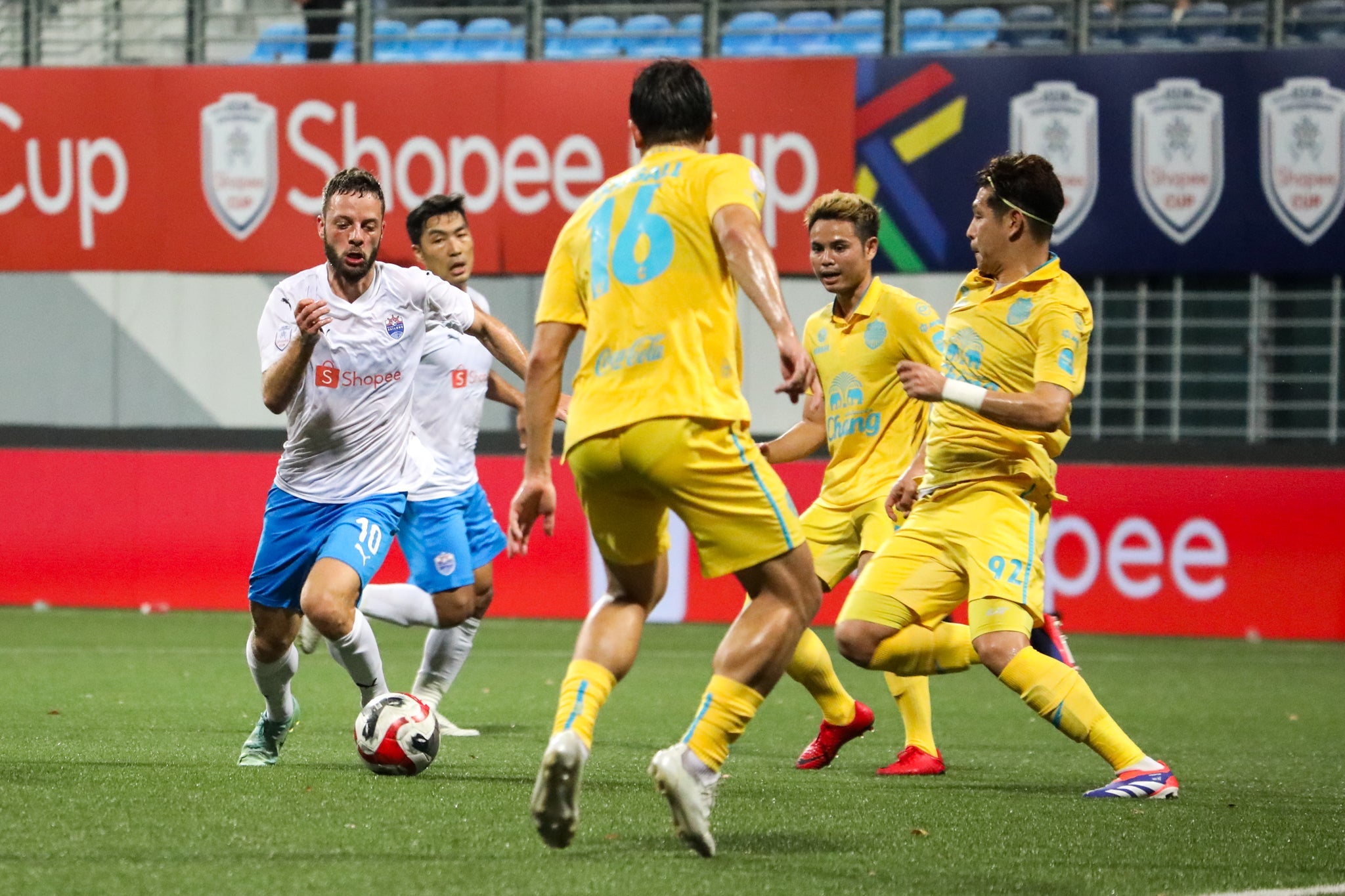 ASEAN Club Championship Shopee Cup 2024/25: Lion City Sailors Held to a 0-0 Draw Against Thai Powerhouse Buriram United