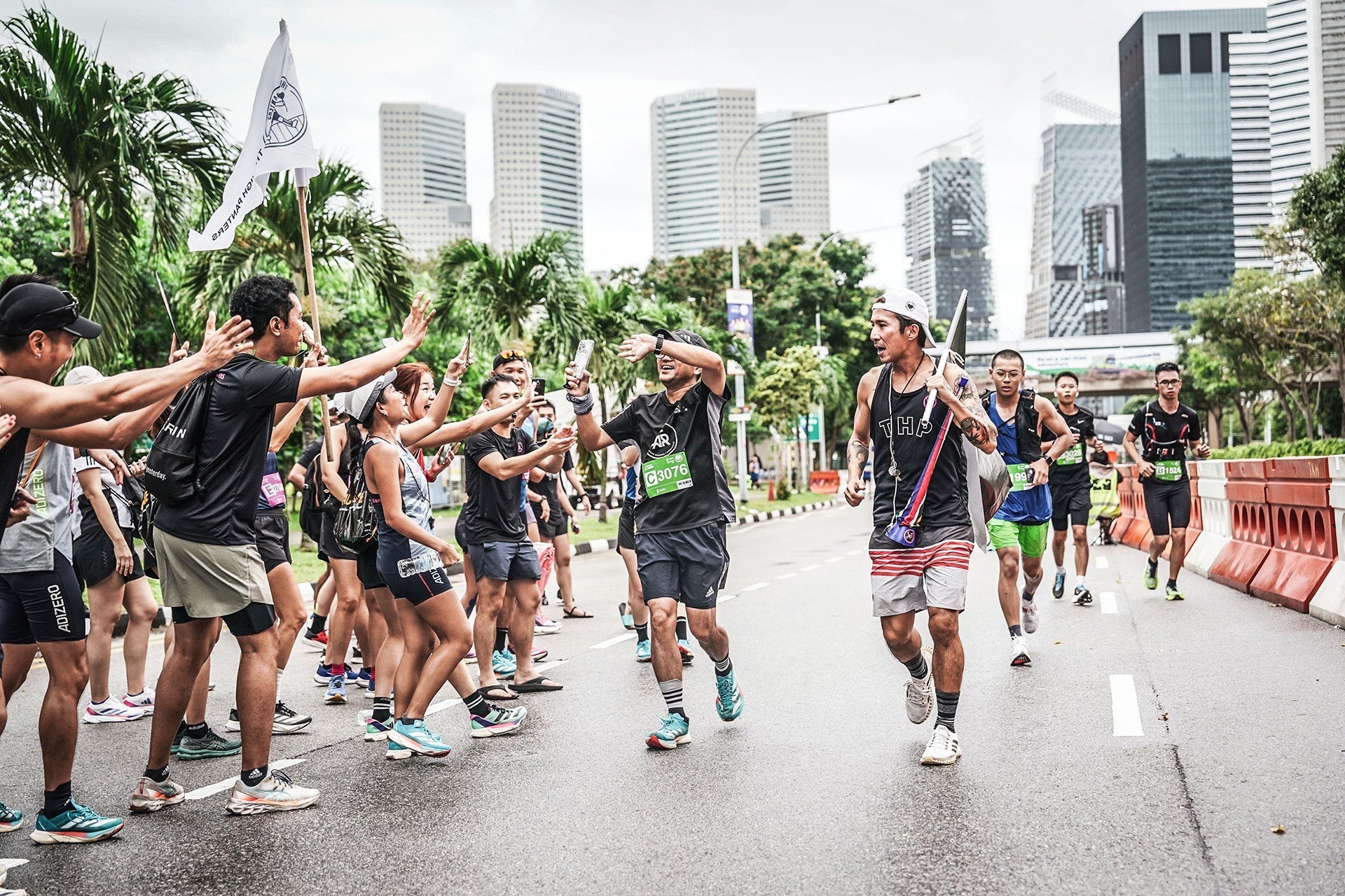 Cheer Squads of Standard Chartered Singapore Marathon: FFRC, Running Department, The High Panters
