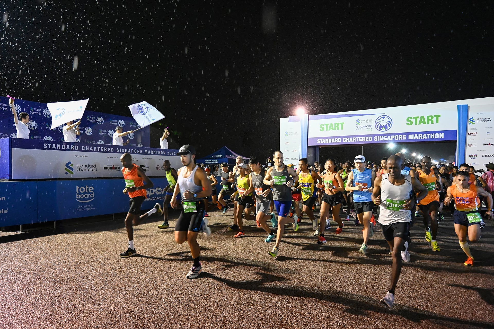 Standard Chartered Singapore Marathon 2022 celebrates return with close to 40,000 runners