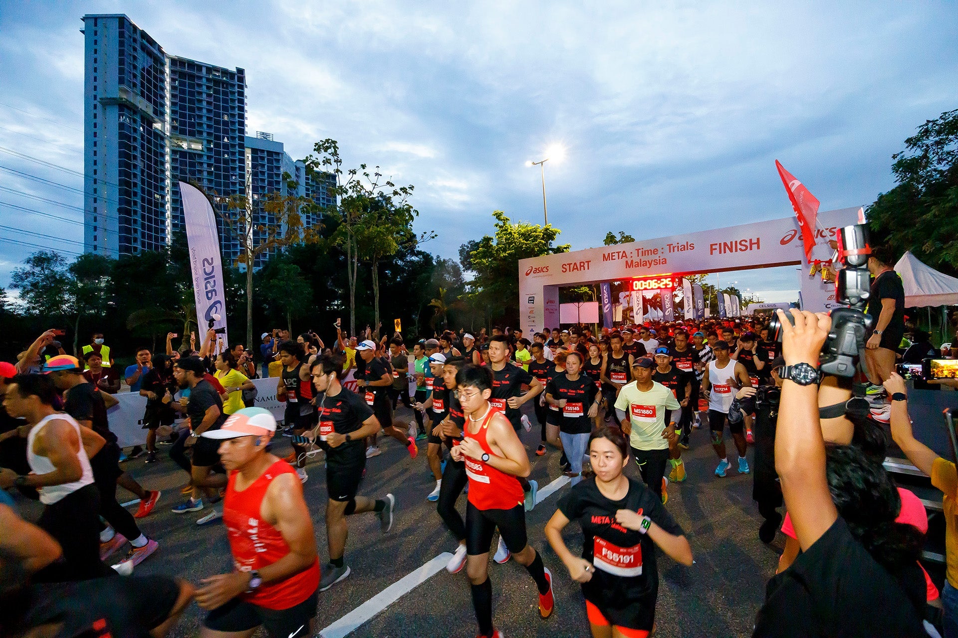 Robi Syianturi and Serena Teoh win ASICS META : Time: Trials as 3,000 Runners Celebrate Victory 