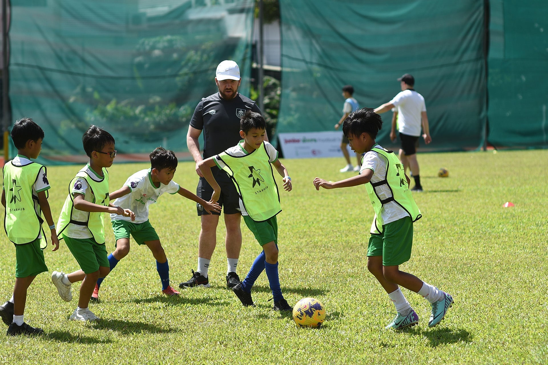 Manchester United Legend Peter Schmeichel in Singapore as Premier League provides children with day to remember at Junior Stars Football Special