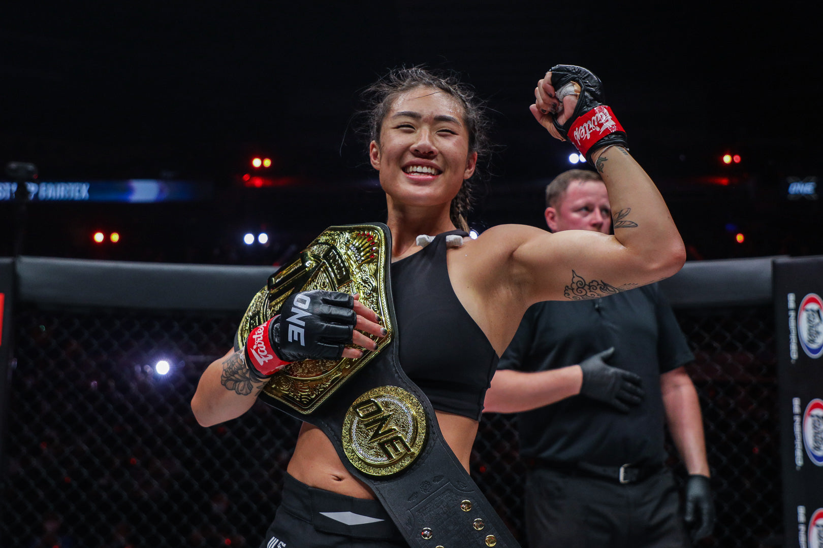 ONE X: Angela Lee Makes Winning Return to Retain Atomweight World Title against Stamp Fairtex