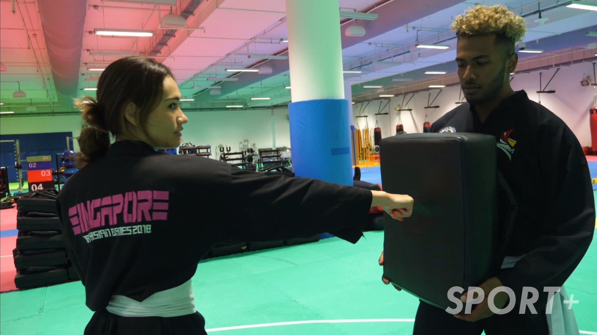 Learn the straight punch technique in Pencak Silat