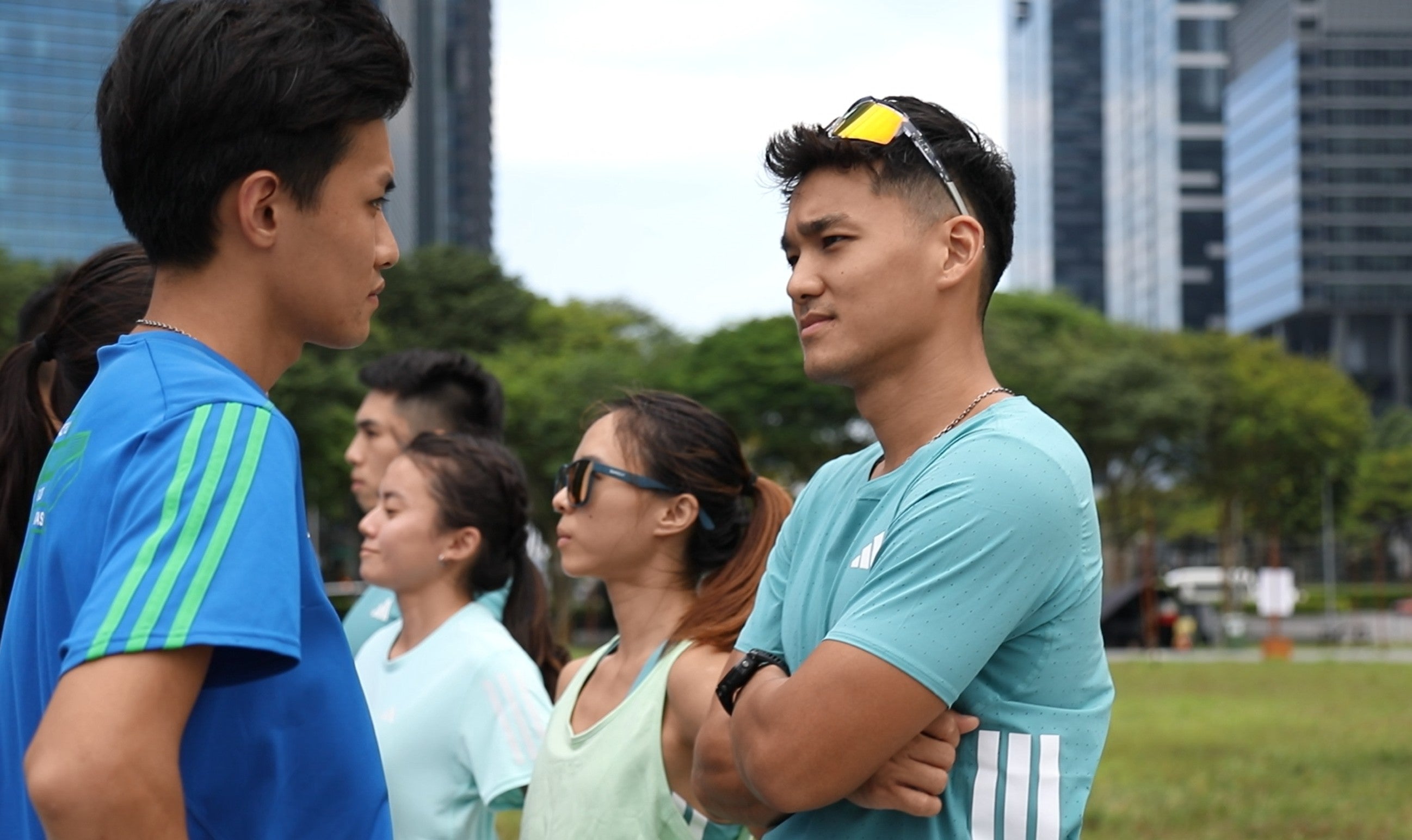 The Ultimate Team Challenge: How the Ekiden Electrifies the Standard Chartered Singapore Marathon