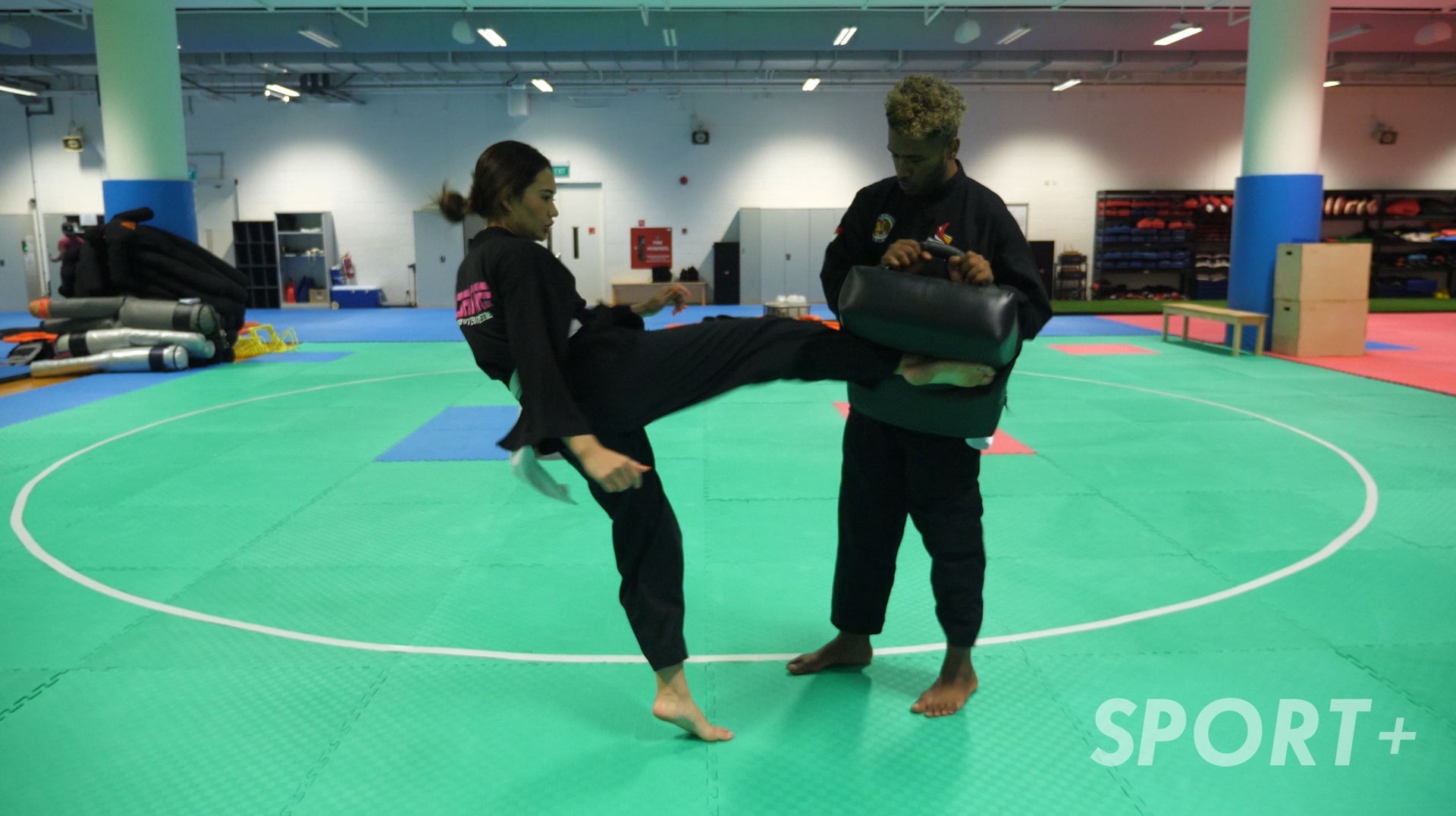 Kicking technique for beginners in Pencak Silat