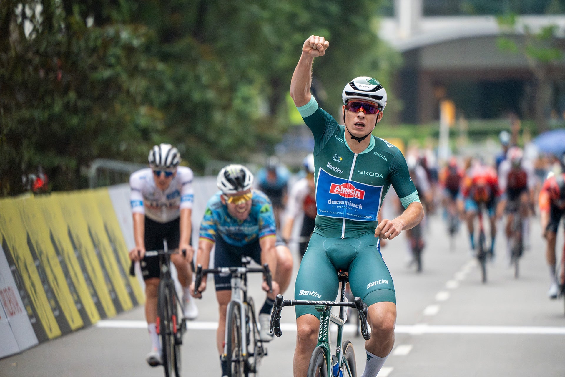Jasper Philipsen storms to victory in 2023 Tour de France Prudential Singapore Criterium