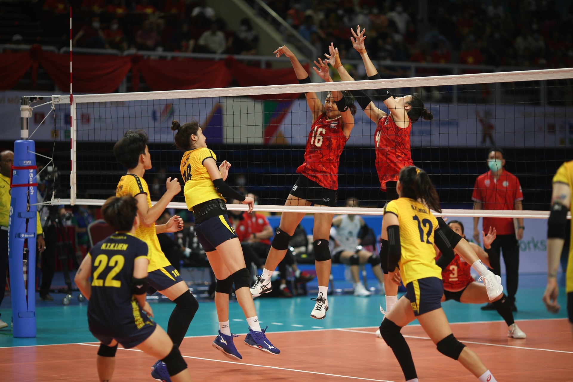 Pimpichaya Kokram stars in Thai Women's Volleyball Team's 13th consecutive SEA Games gold