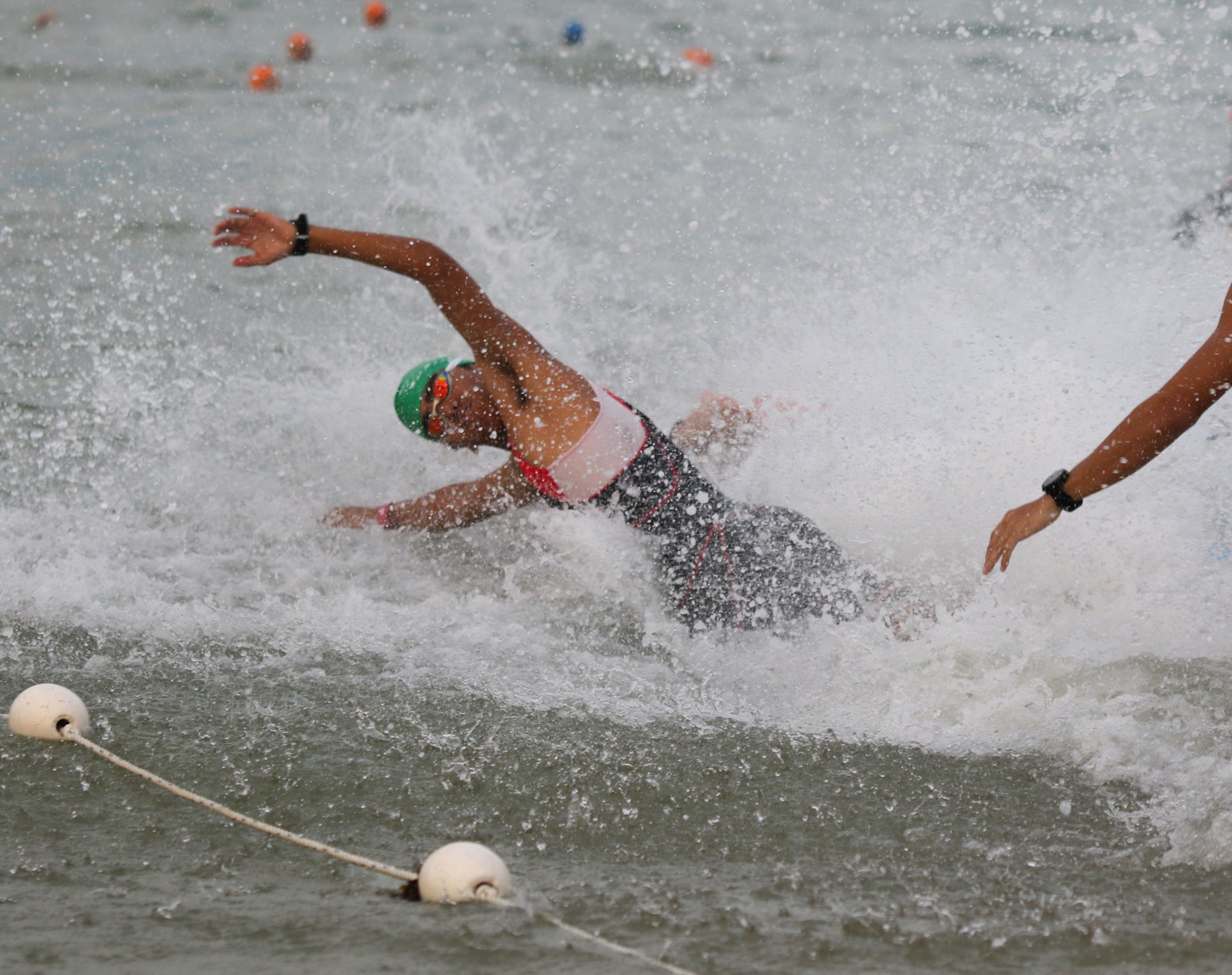 MetaSprint Series Triathlon draws the crowds in event's first full race in two years