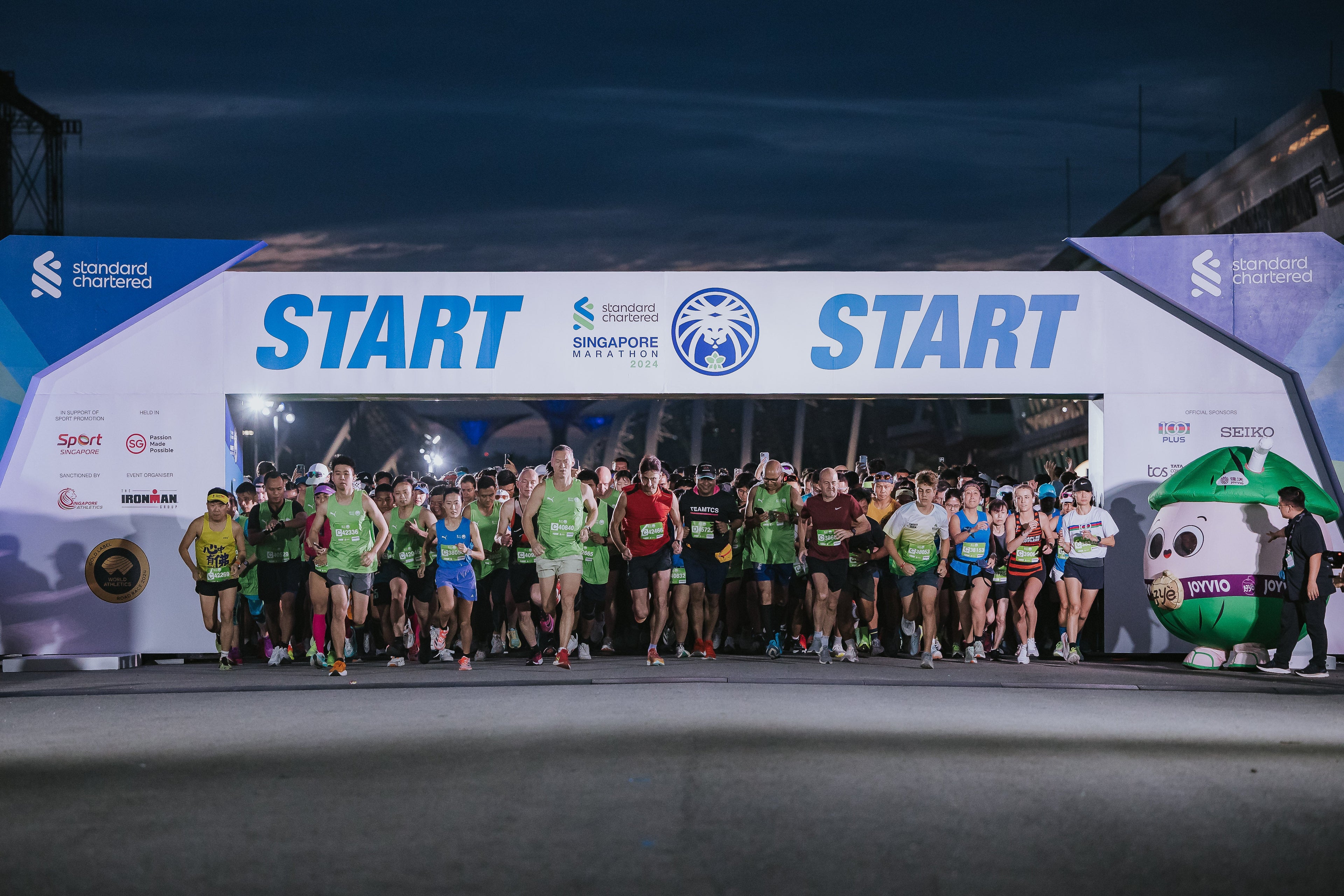 Standard Chartered Singapore Marathon 2024 draws over 55,000 participants from around the world for marquee race weekend