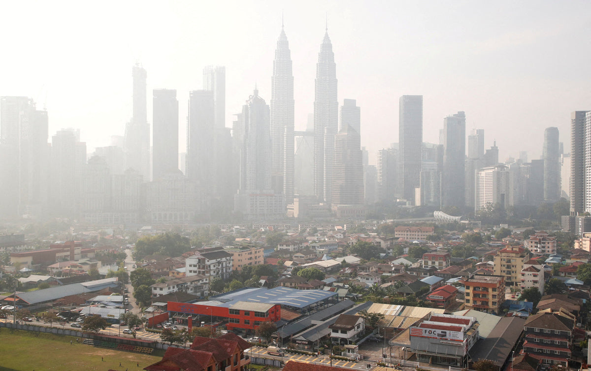 Choking the Race Calendar: Worsening Haze Threatens Malaysia and Singapore Running Events, Forcing Athletes Indoors